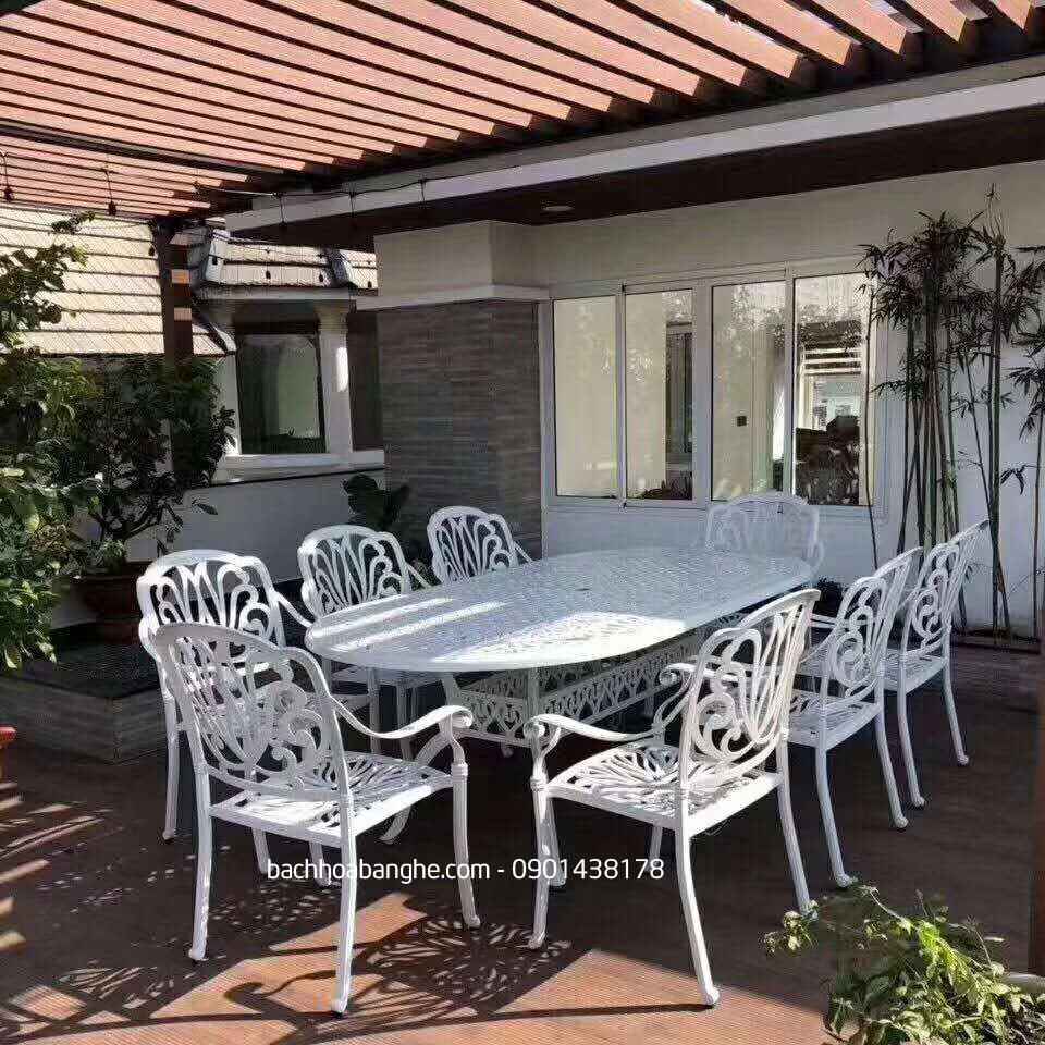 Bộ bàn ghế ăn sân vườn ngoài trời nhôm đúc màu trắng hot trend 2022