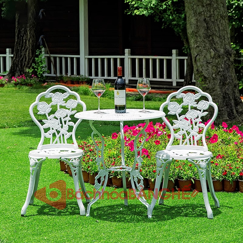 Bộ bàn ghế cafe sân vườn nhôm đúc hoa hồng màu nâu và trắng
